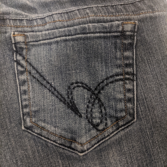 Refuge Juniors Jean Shorts - Picture 7 of 7